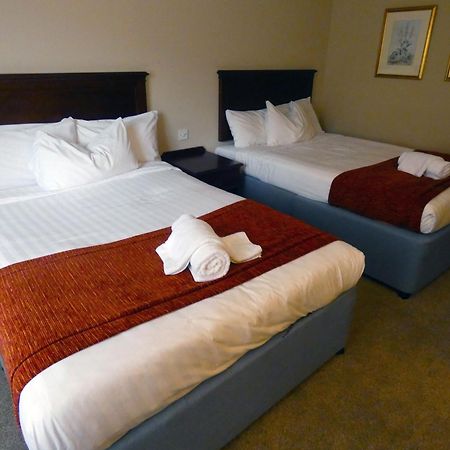 Urban Hotel Грентем Екстер'єр фото