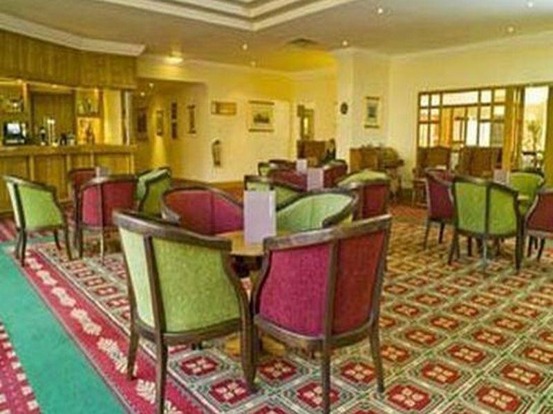 Urban Hotel Грентем Ресторан фото