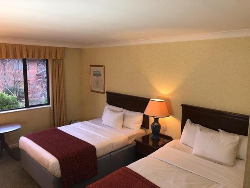 Urban Hotel Грентем Екстер'єр фото