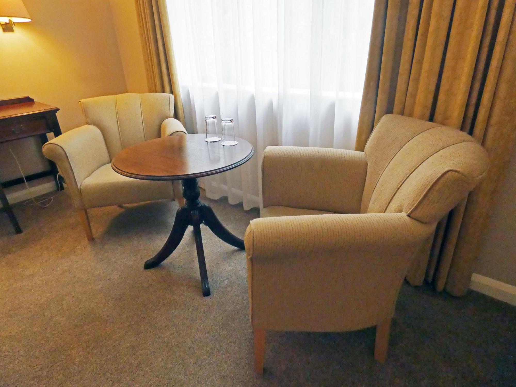 Urban Hotel Грентем Екстер'єр фото
