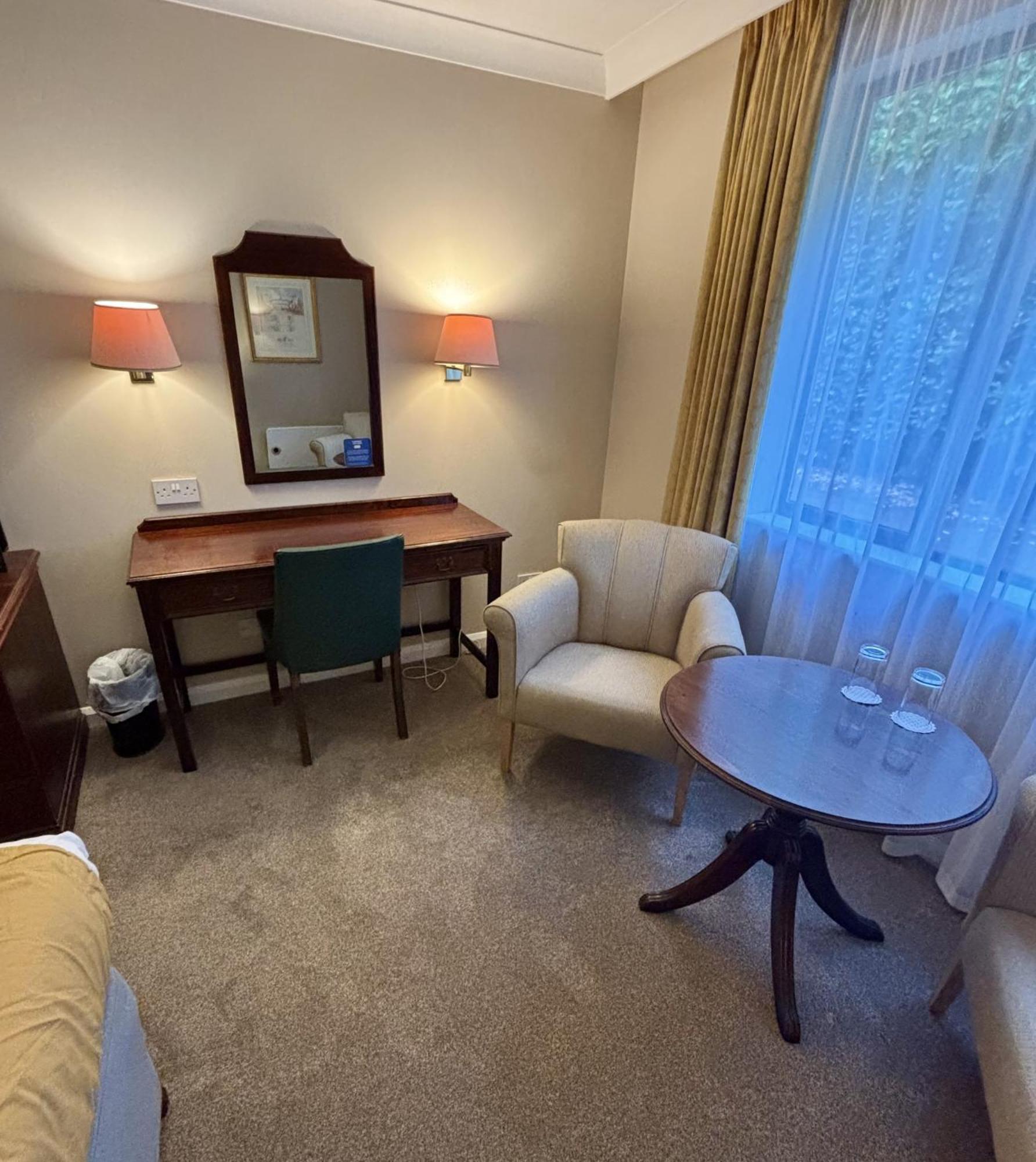 Urban Hotel Грентем Екстер'єр фото